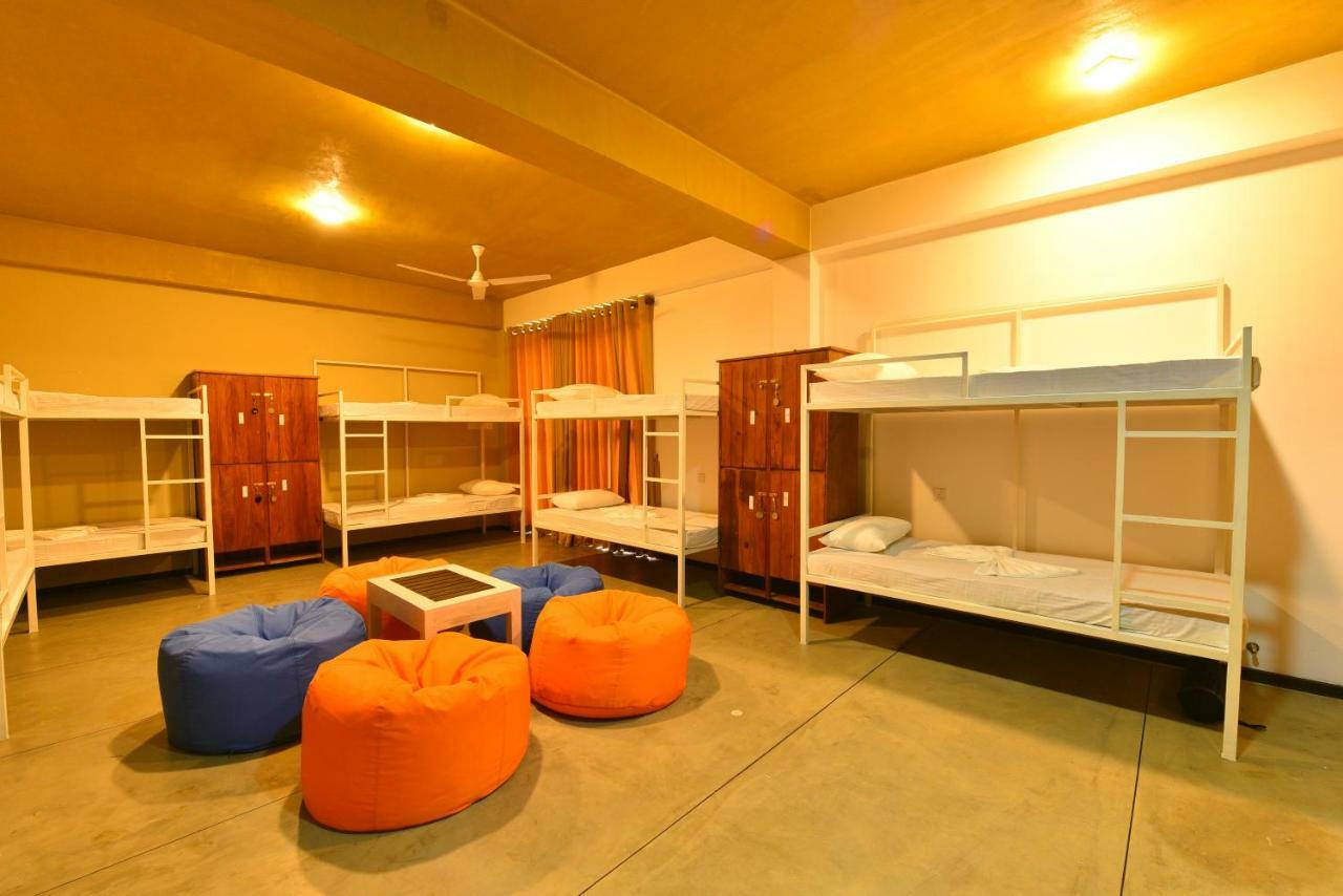 Hiriketiya Beach Hostels Діквелла Екстер'єр фото